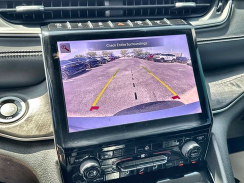 Used 2023 Jeep Grand Cherokee L Limited RWD image 20