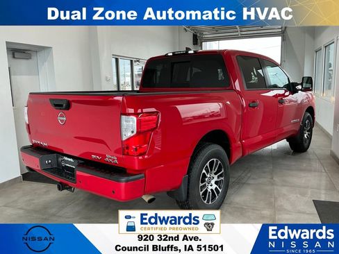 Used 2024 Nissan Titan SV w/ SV Convenience Package AWD/4WD image 9