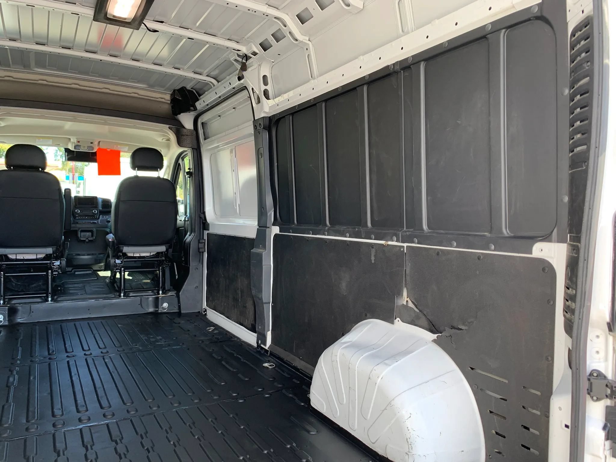 Used 2025 RAM ProMaster 2500 w/ Convenience Group FWD image 30