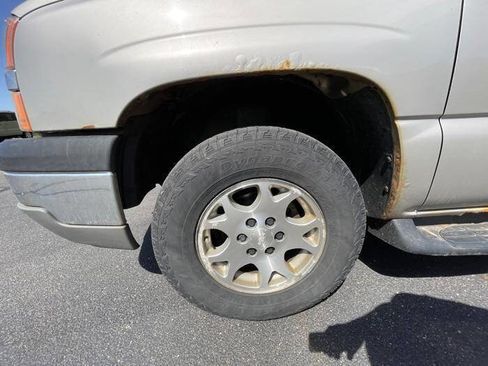 Used 2004 Chevrolet Avalanche Z71 w/ Preferred Equipment Group AWD/4WD image 11