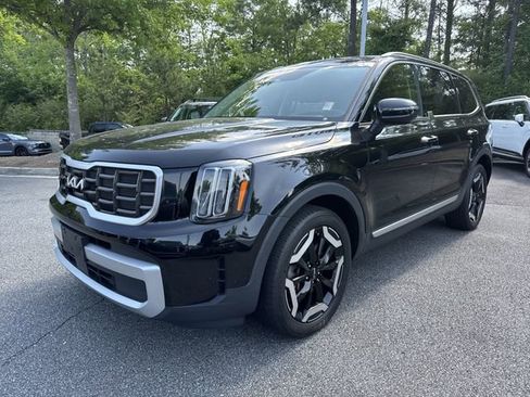 Used 2023 Kia Telluride S w/ S Sunroof Package FWD image 3