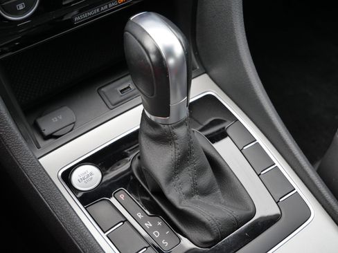 Certified 2020 Volkswagen Passat 2.0T SE image 25