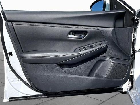Certified 2025 Nissan Sentra SV FWD image 21
