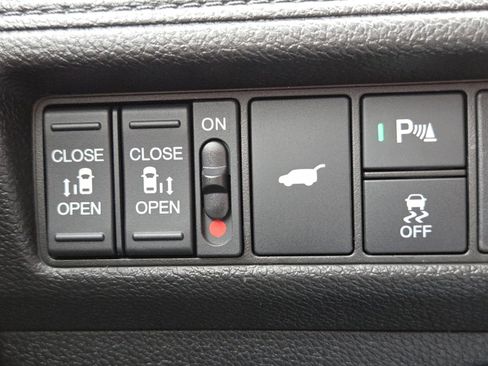 New 2026 Honda Odyssey Touring image 11