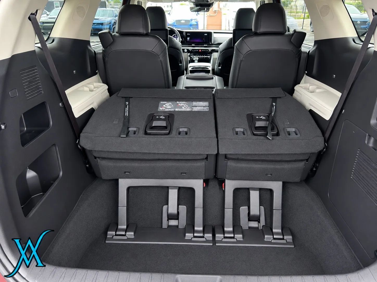 Used 2022 Kia Carnival SX FWD image 17