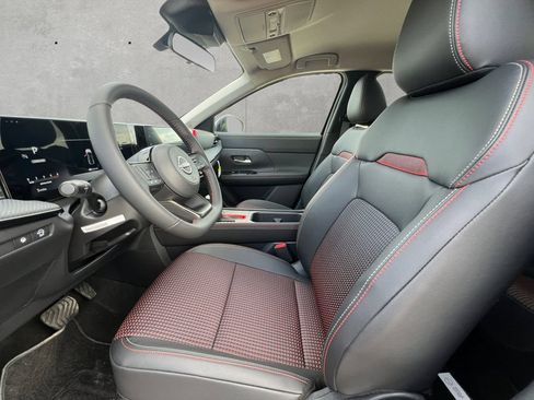 New 2026 Nissan Kicks SR w/ Cold Weather Package FWD image 20