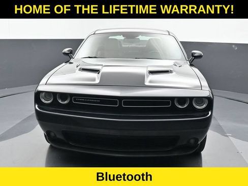 Used 2018 Dodge Challenger SXT Plus RWD image 9