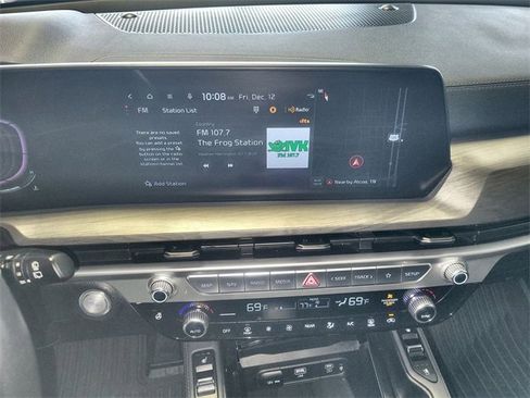 Used 2023 Kia Telluride EX X-Line image 16