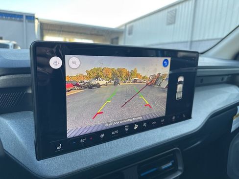 New 2025 Ford Maverick XLT w/ XLT Luxury Package image 24