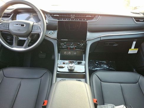 New 2025 Jeep Grand Cherokee Limited AWD/4WD image 11