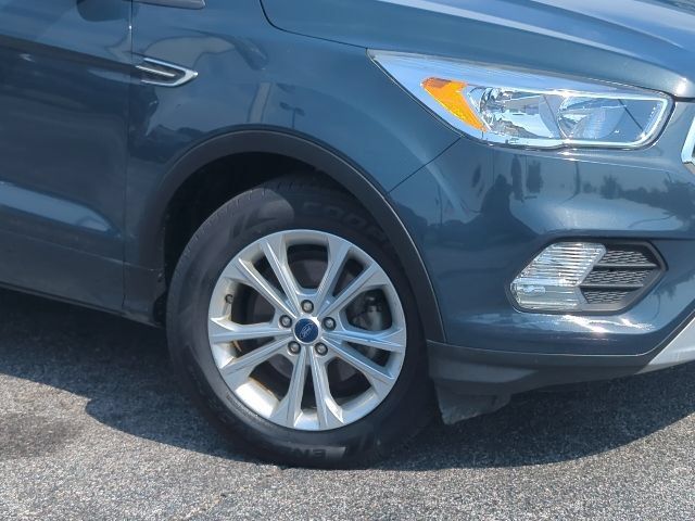 Used 2019 Ford Escape SE FWD image 2