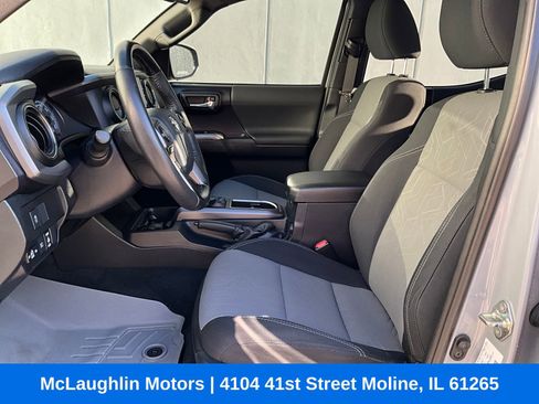 Used 2020 Toyota Tacoma TRD Sport w/ Technology Package image 2