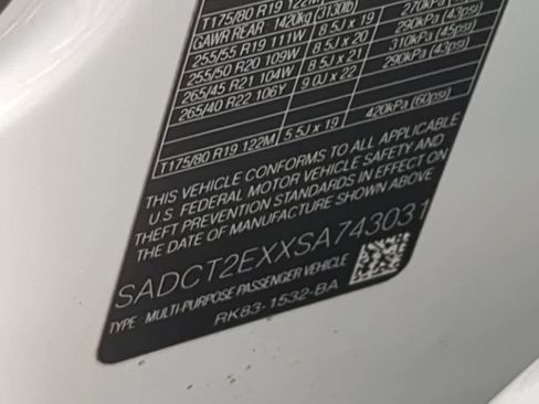 Used 2025 Jaguar F-PACE R-Dynamic S image 38