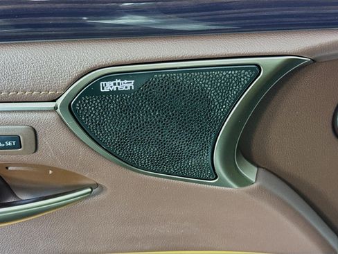 Used 2019 Lexus ES 350 Ultra Luxury image 22