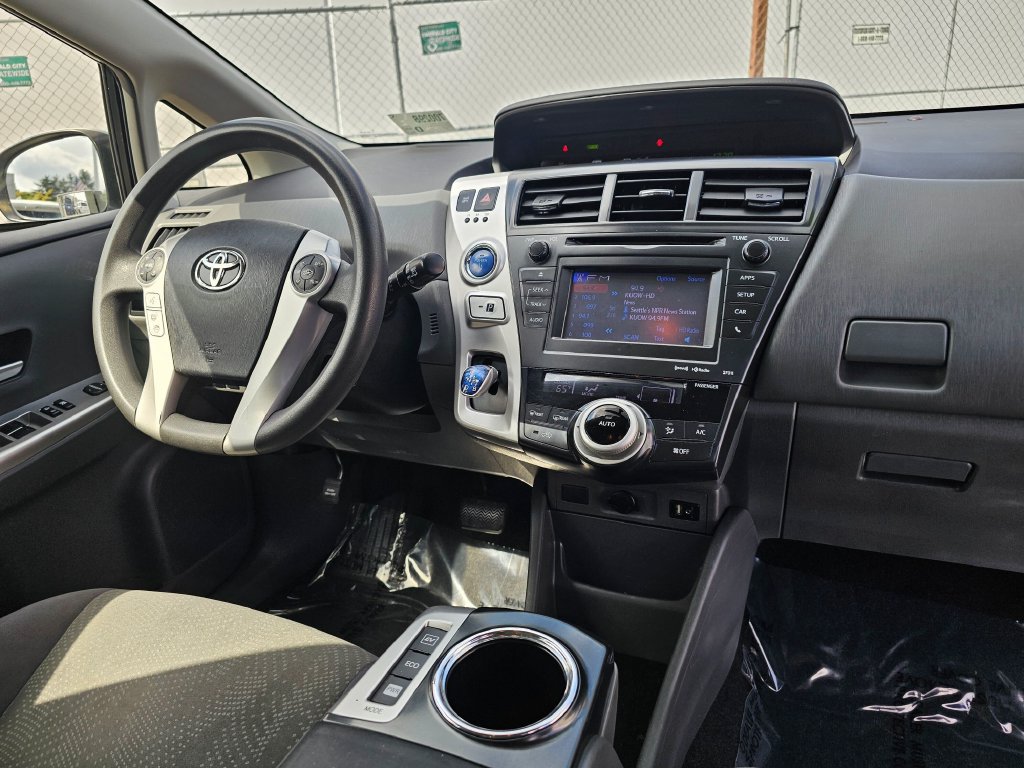 Used 2014 Toyota Prius V Three FWD image 11