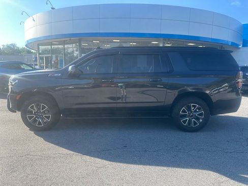 Used 2022 Chevrolet Suburban Z71 w/ Luxury Package AWD/4WD image 8