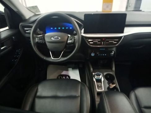 Used 2025 Ford Escape Platinum AWD/4WD image 5