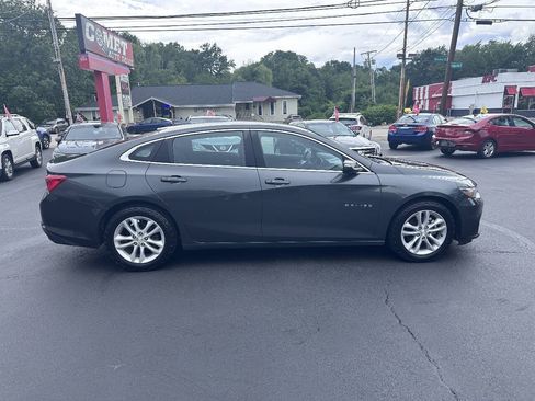Used 2017 Chevrolet Malibu LT FWD image 3