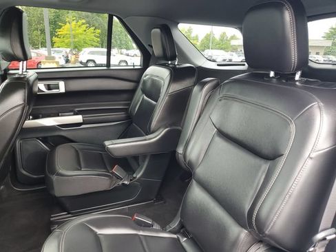 Certified 2023 Ford Explorer XLT w/ Equipment Group 202A AWD/4WD image 33