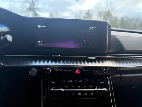 Used 2022 Kia Carnival SX Prestige image 36