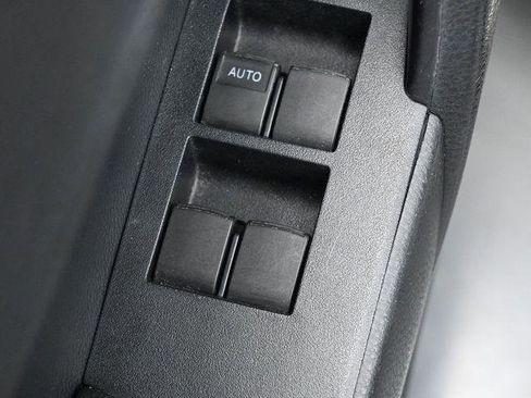 Used 2017 Toyota Corolla SE w/ SE Premium Package image 12