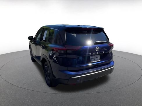 Used 2025 Nissan Rogue SV FWD image 11