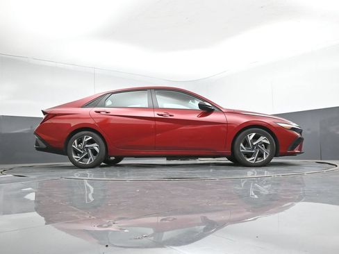 Used 2025 Hyundai Elantra Sport FWD image 44
