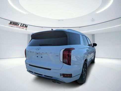 Used 2022 Hyundai Palisade Calligraphy image 3