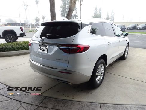Used 2018 Buick Enclave Essence image 8