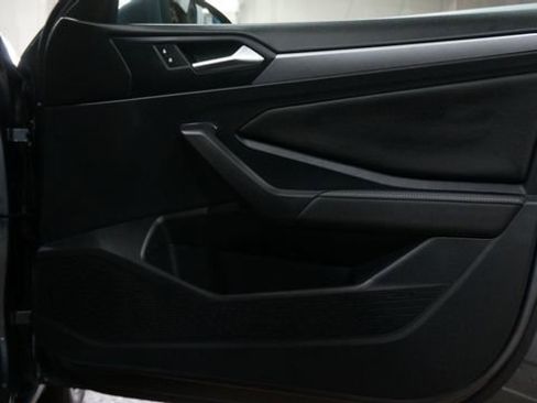 Certified 2023 Volkswagen Jetta SE image 61