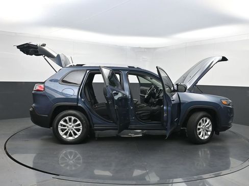 Used 2021 Jeep Cherokee Latitude image 32