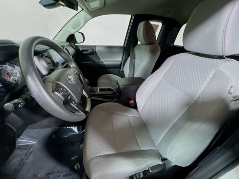 Certified 2022 Toyota Tacoma SR AWD/4WD image 19