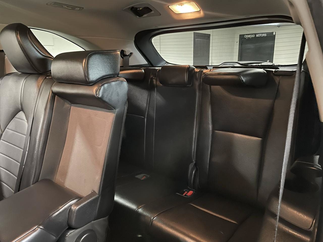 Used 2021 Toyota Highlander XLE AWD/4WD image 15