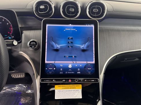 Used 2024 Mercedes-Benz GLC 300 GLC 300 w/ AMG Line image 18