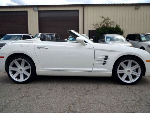 Used 2005 Chrysler Crossfire Limited image 12