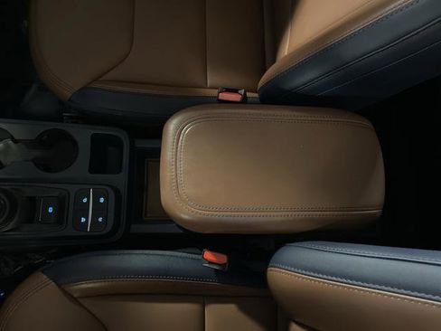 Used 2024 Ford Maverick Lariat image 18