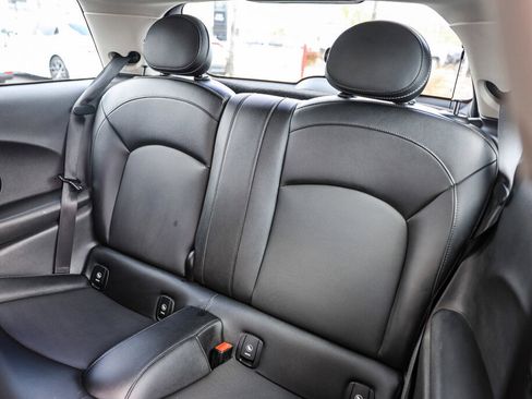 Used 2017 MINI Cooper 2-Door Hardtop image 8