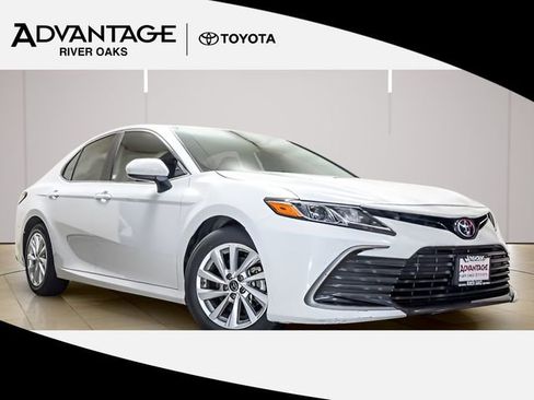Certified 2024 Toyota Camry LE FWD image 1