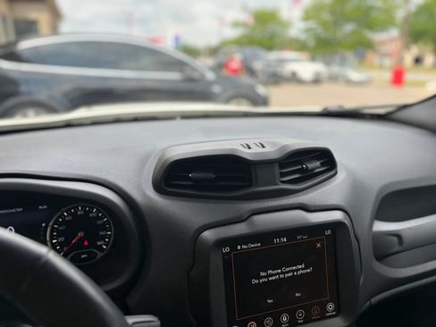 Used 2020 Jeep Renegade Altitude AWD/4WD image 32