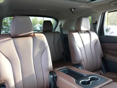 Used 2024 Acura MDX SH-AWD w/ Technology Package image 29