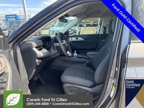 Used 2025 Ford Explorer Active image 5