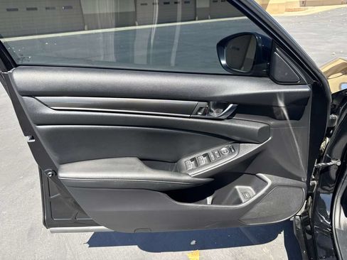 Used 2021 Honda Accord Sport image 12
