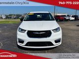 Used 2024 Chrysler Pacifica Touring-L image 2