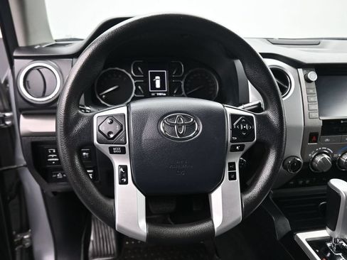 Used 2020 Toyota Tundra SR5 w/ SR5 Convenience Package AWD/4WD image 14