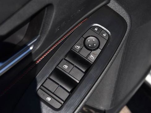 New 2026 Nissan Sentra SR FWD image 9