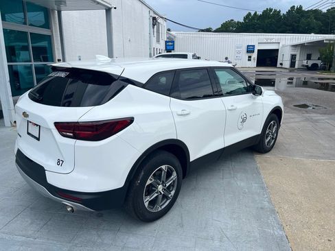 Used 2023 Chevrolet Blazer LT FWD image 4