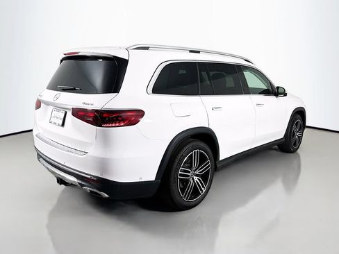 Used 2024 Mercedes-Benz GLS 450 4MATIC image 9