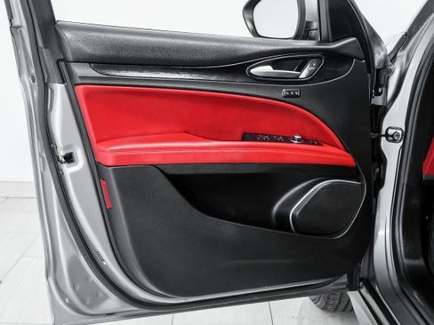 Used 2019 Alfa Romeo Stelvio RWD image 40