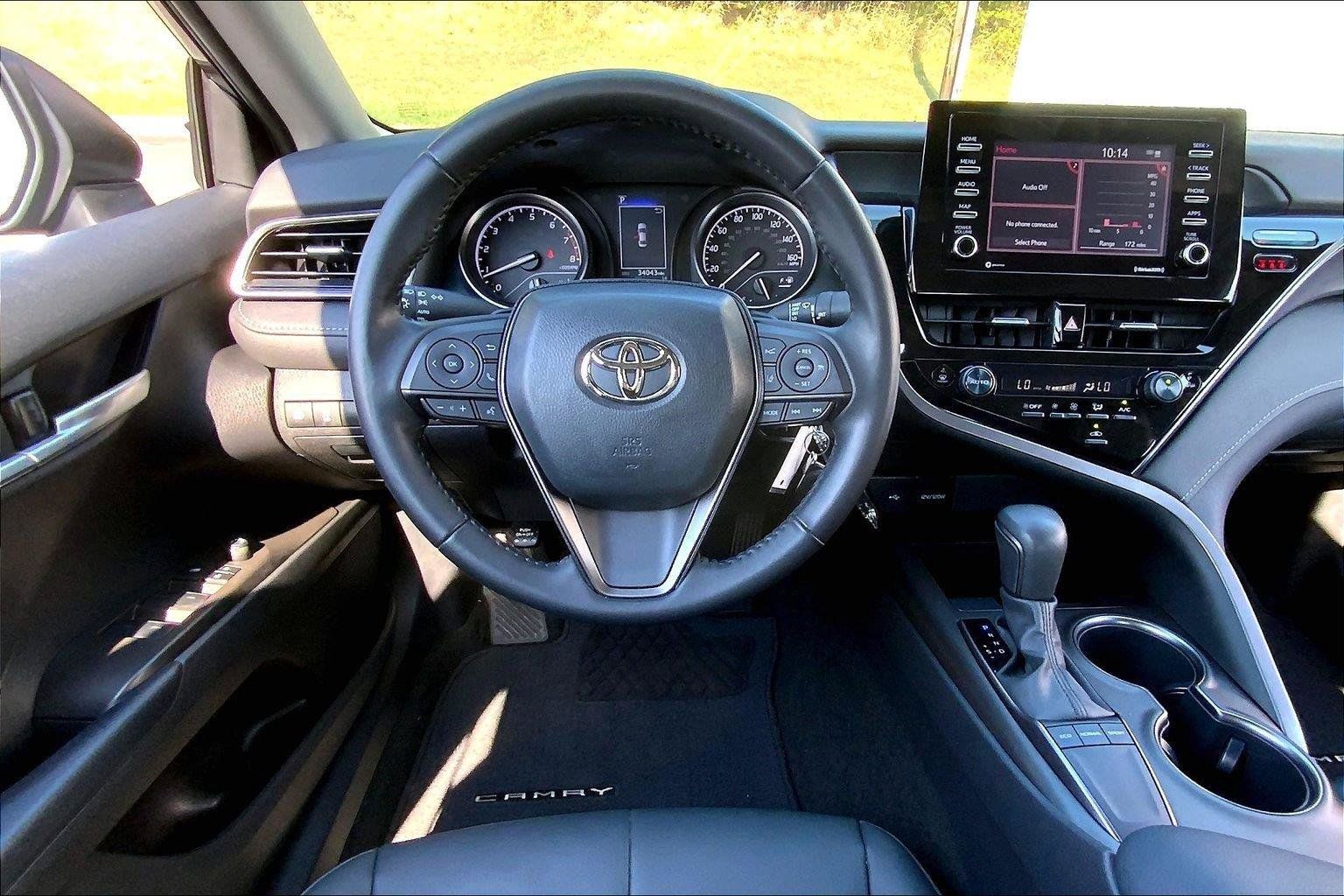 Used 2023 Toyota Camry SE FWD image 5