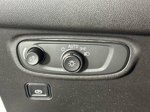 Used 2020 GMC Terrain SLE image 22